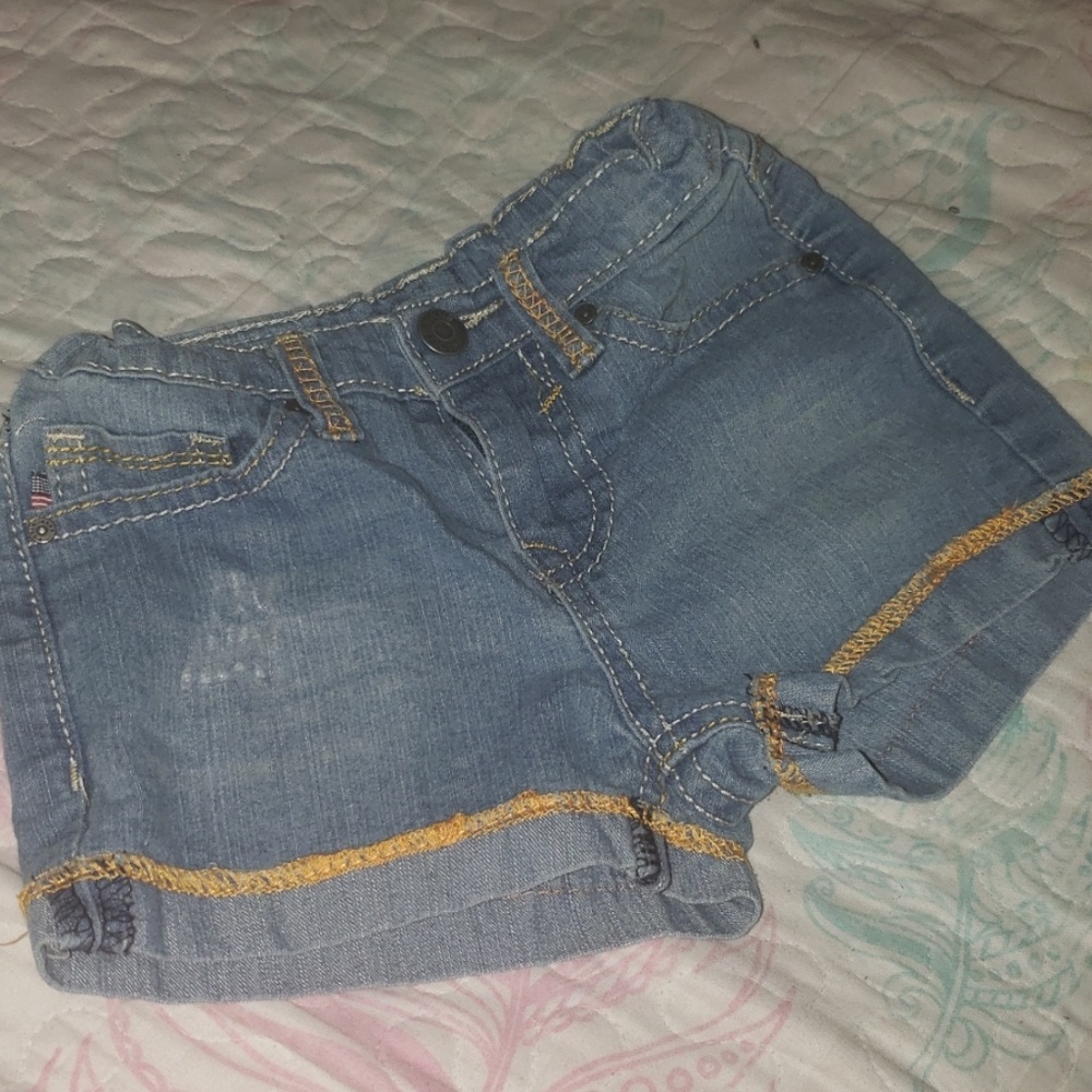 Shorts - Picture 3 of 3
